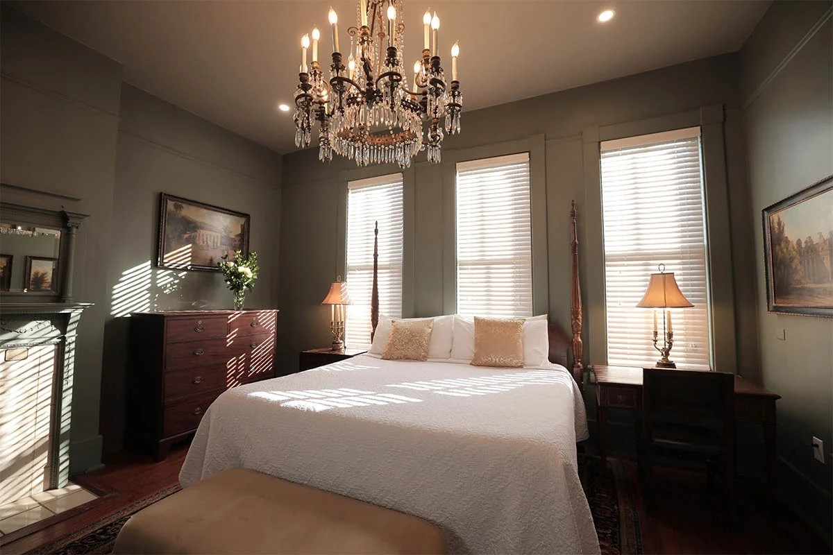 Luxury 401 suite at Savannah’s Foley House Inn
