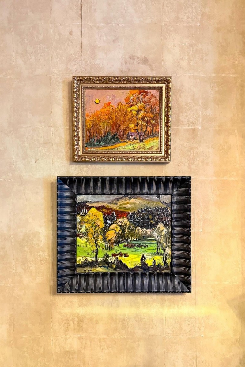 Original artwork decorates the Foley House Inn walls
